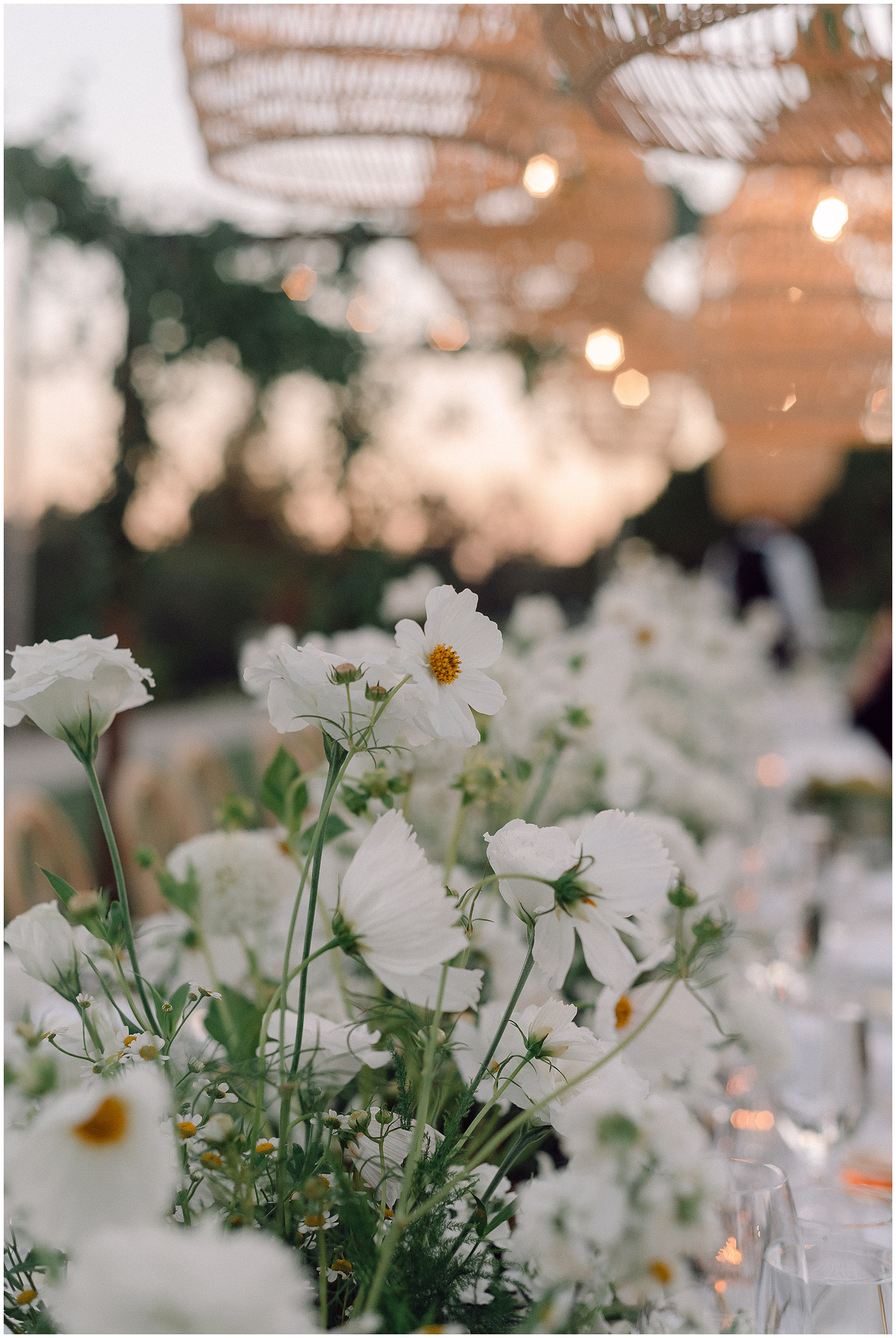 summer wedding at Hillcrest Country club with modern, organic floral design